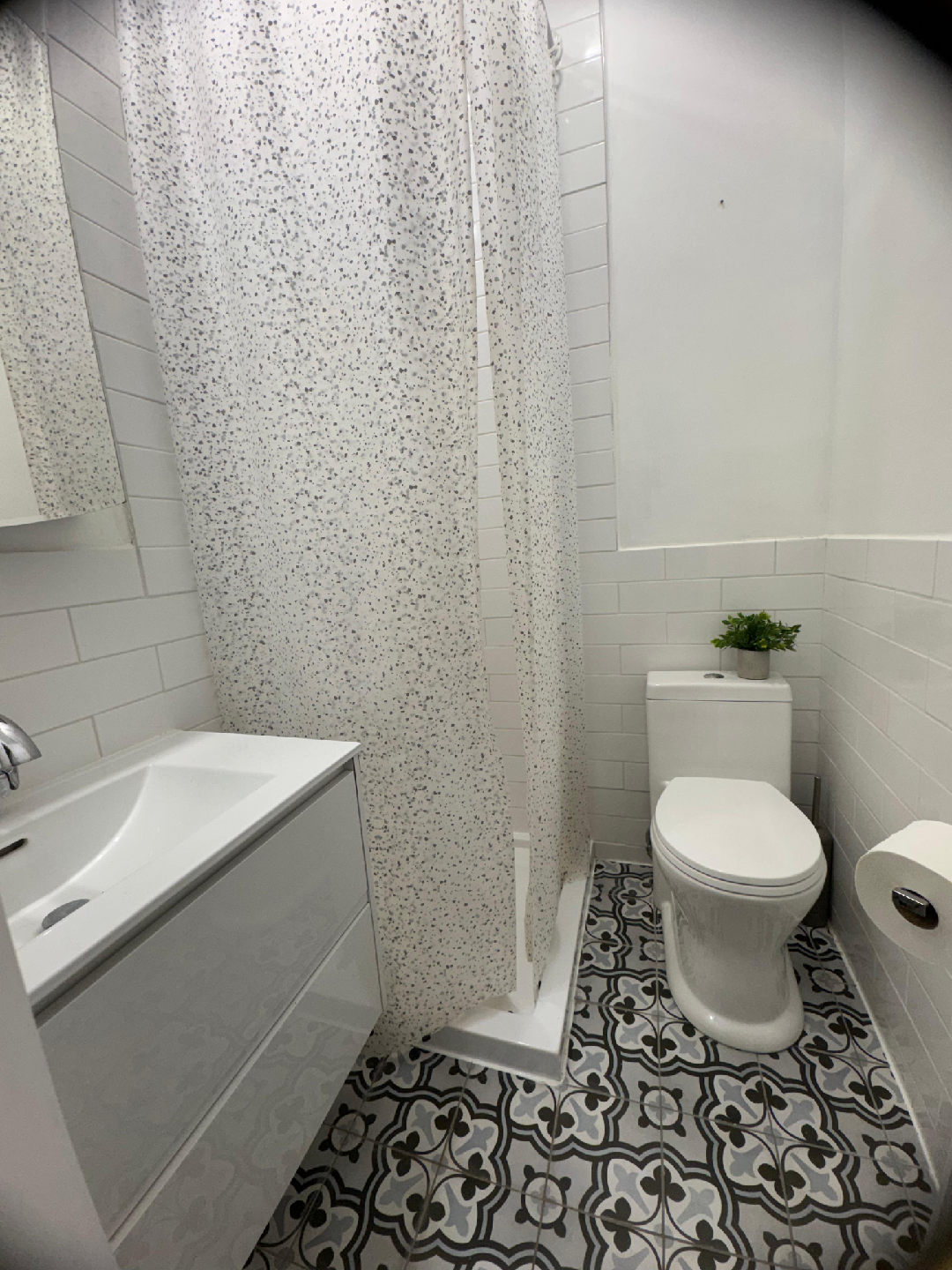 Flat For Rent - photo 4