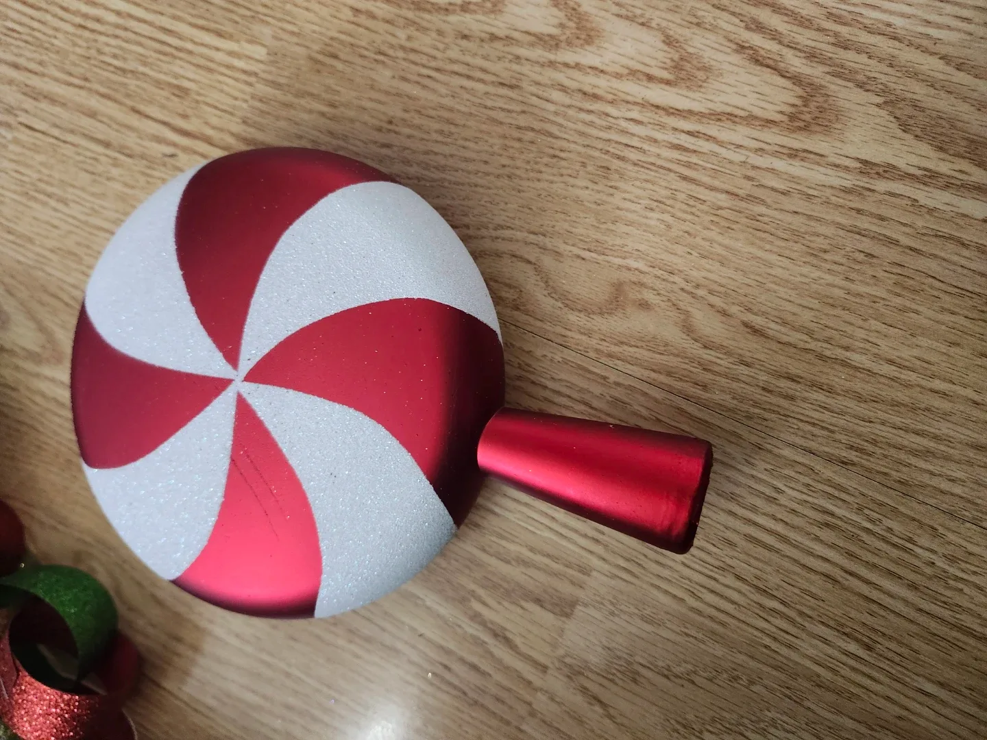 Christmas Ornaments - Red & Green image indicator(5)