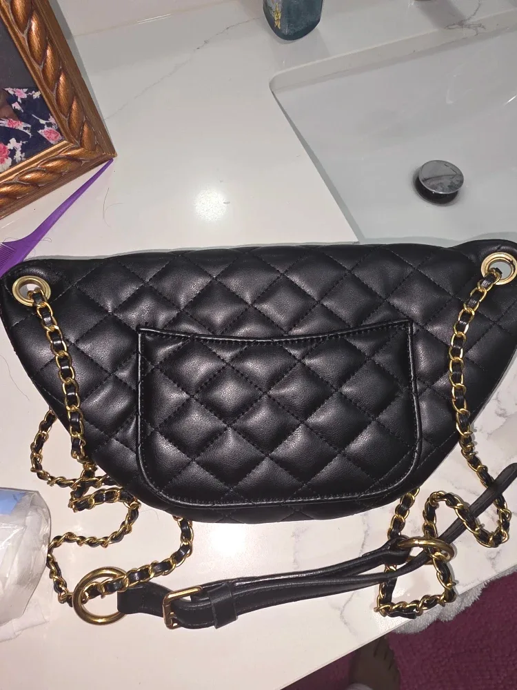 Chanel Black bum bag ($220) image indicator(2)