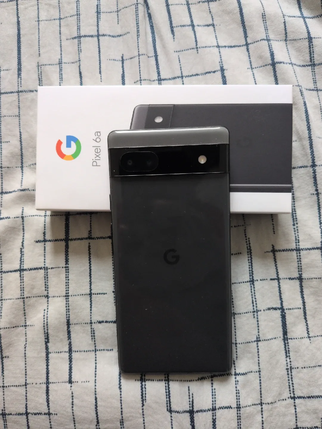 Google Pixel 6a - Charcoal - Box Included image indicator(3)