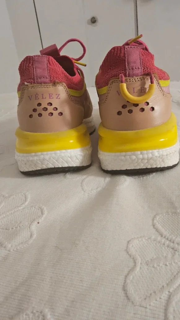 Vélez Pink/Yellow Sneakers US 7
