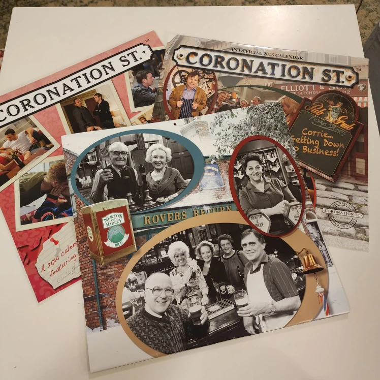 Coronation Street DVD Trivia Game & 2013 Calendar - photo 2