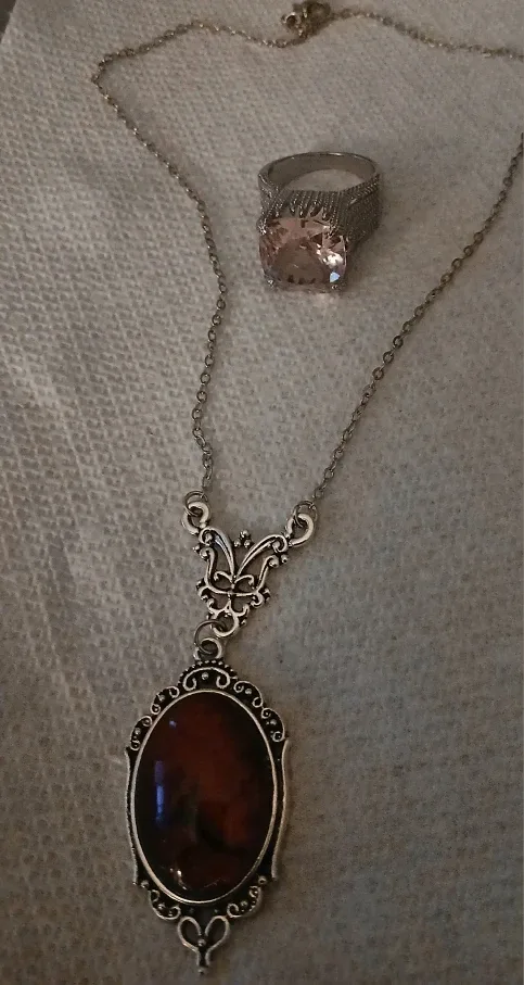 Vintage Style Necklace and Ring Set image indicator(6)