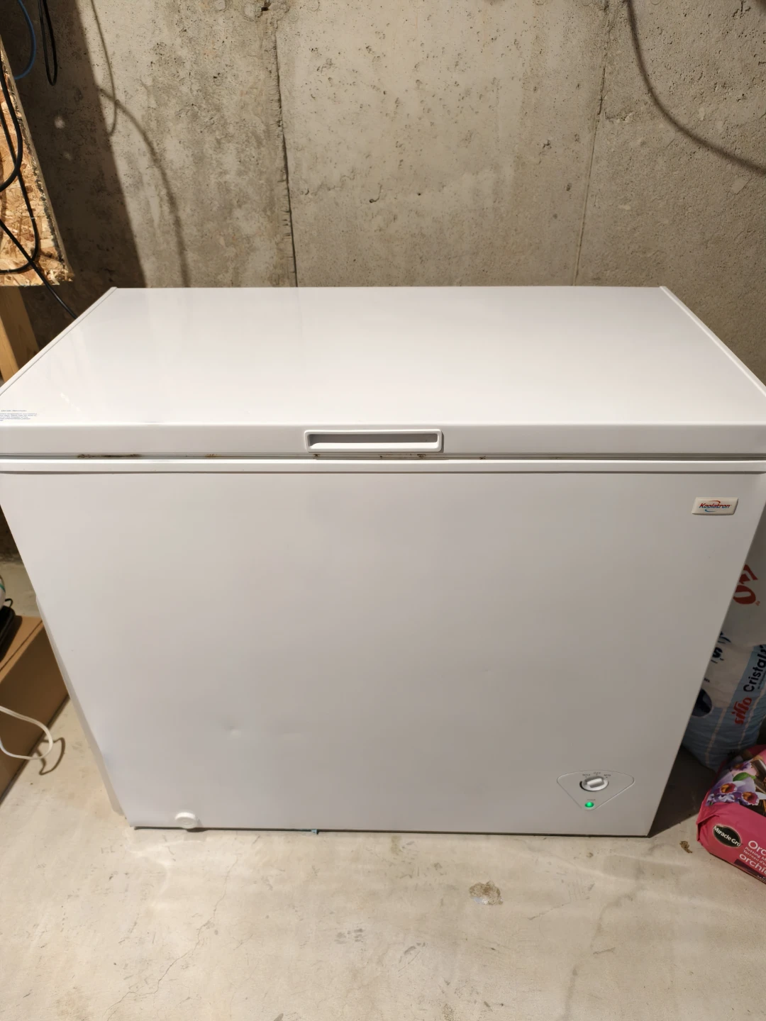 Large White Koolatron Freezer - photo 4
