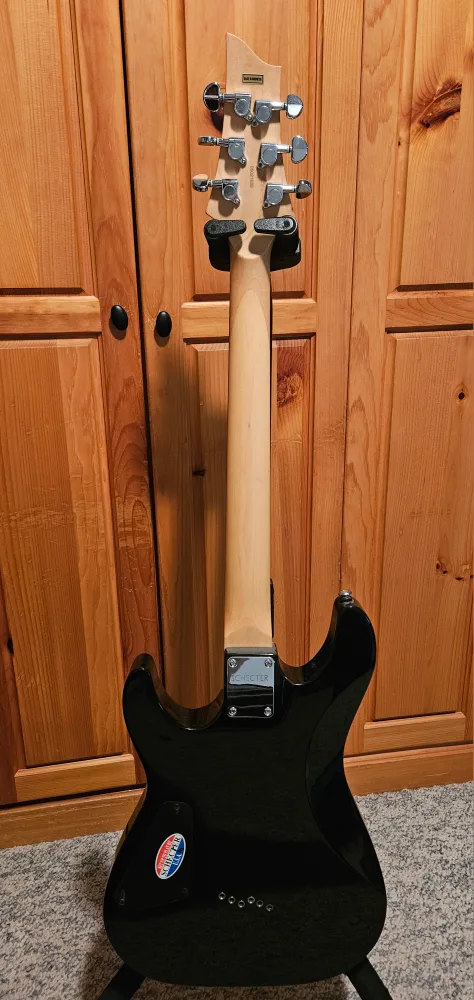 SCHECTER Omen 6 VOX Guitar & Valvetronix Amp & Stand image indicator(2)