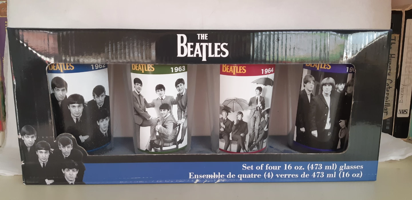 THE BEATLES!   Set of Four 16 oz. Glasses