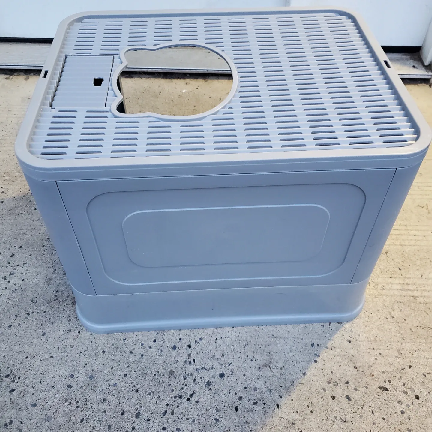 Grey Cat Litter Box - Top Entry image indicator(3)