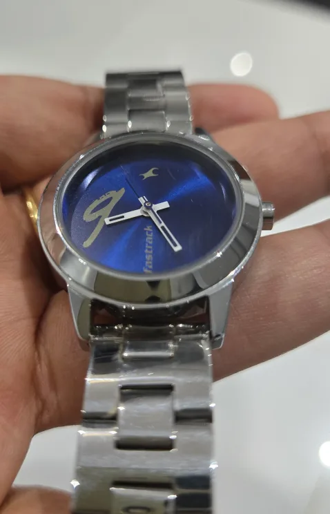 Fastrack Monochrome Analog Blue Dial Women's Watch image indicator(4)
