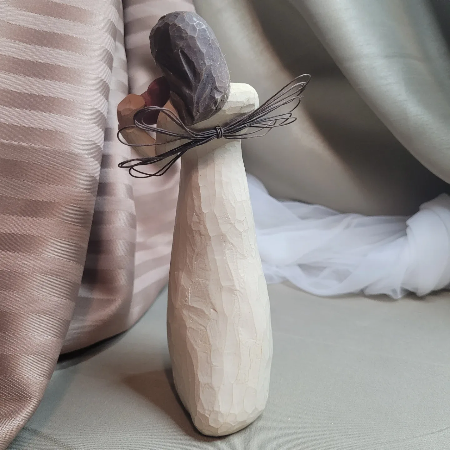 8" Willow Tree “Angel of the Heart“ Figurine image indicator(3)