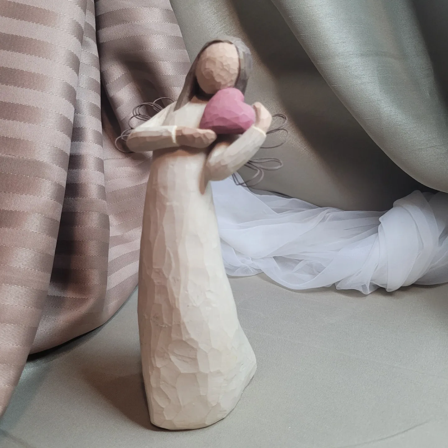 8" Willow Tree “Angel of the Heart“ Figurine image indicator(5)