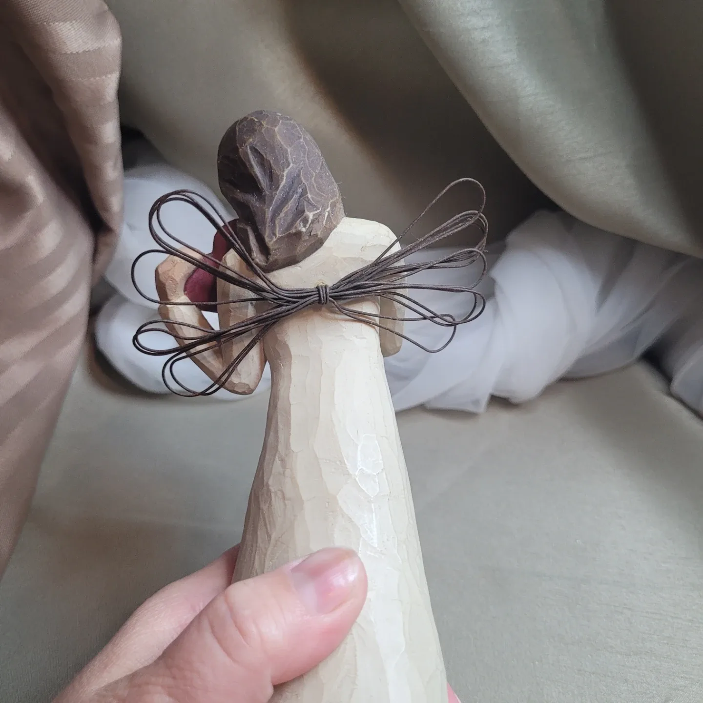 8" Willow Tree “Angel of the Heart“ Figurine image indicator(6)