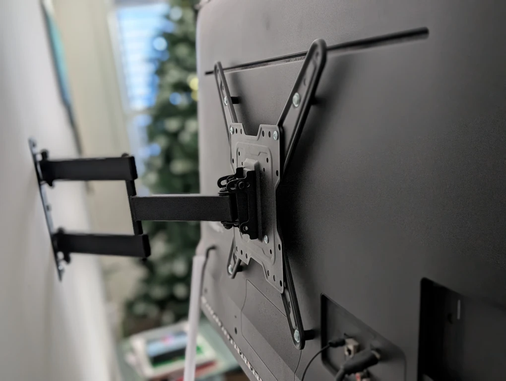 LG 55" 4K Smart TV (Model: 55UK6090PUA) + Wall Mount - photo 3
