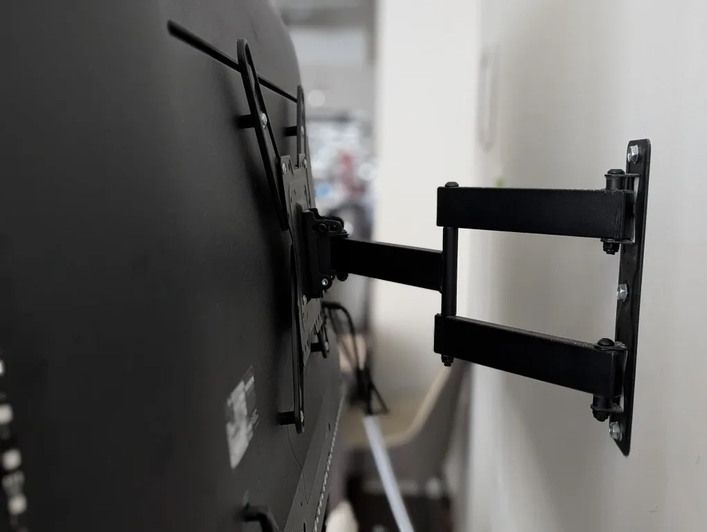 LG 55" 4K Smart TV (Model: 55UK6090PUA) + Wall Mount image indicator(4)