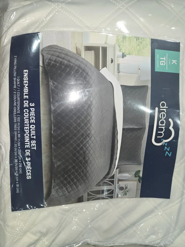 Dreamzz 3-Piece King Quilt Set image indicator(4)