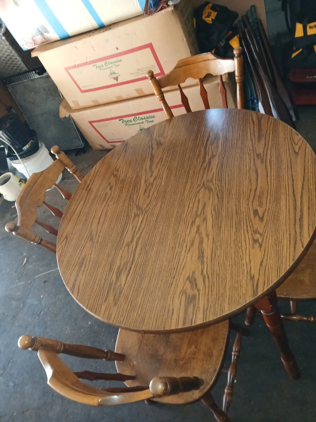 Table and 4 chears image indicator(3)