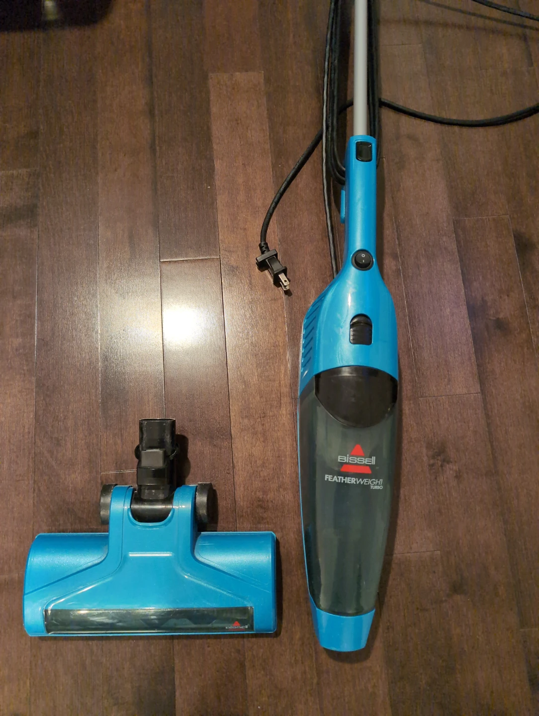 Bissell FeatherWeight Stick Lightweight Bagless Vacuum - photo 3