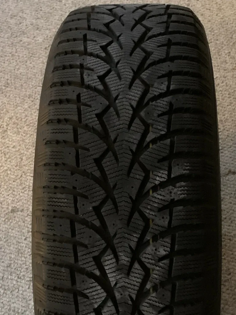 245/60R18, 4 Winter Tires on RTX OE Rims image indicator(4)