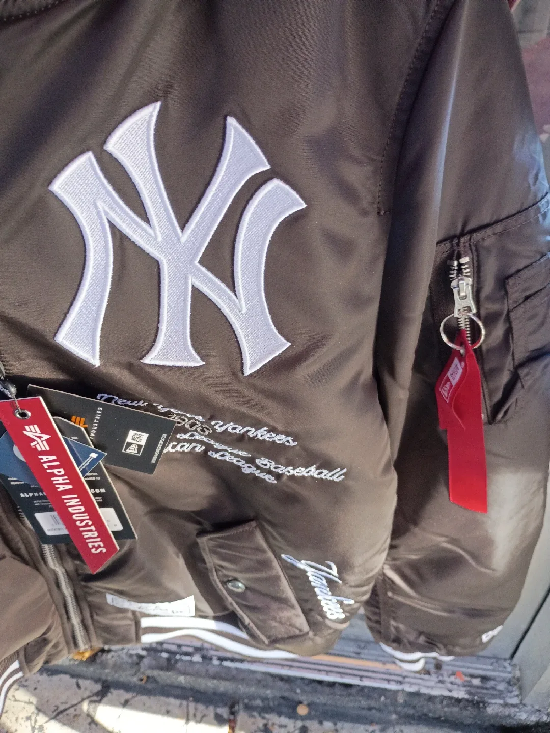 Alpha Industries Yankees Bomber Jacket - Size M image indicator(4)