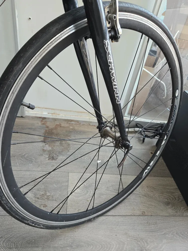 Schwinn Circuit XST Road Bike image indicator(2)