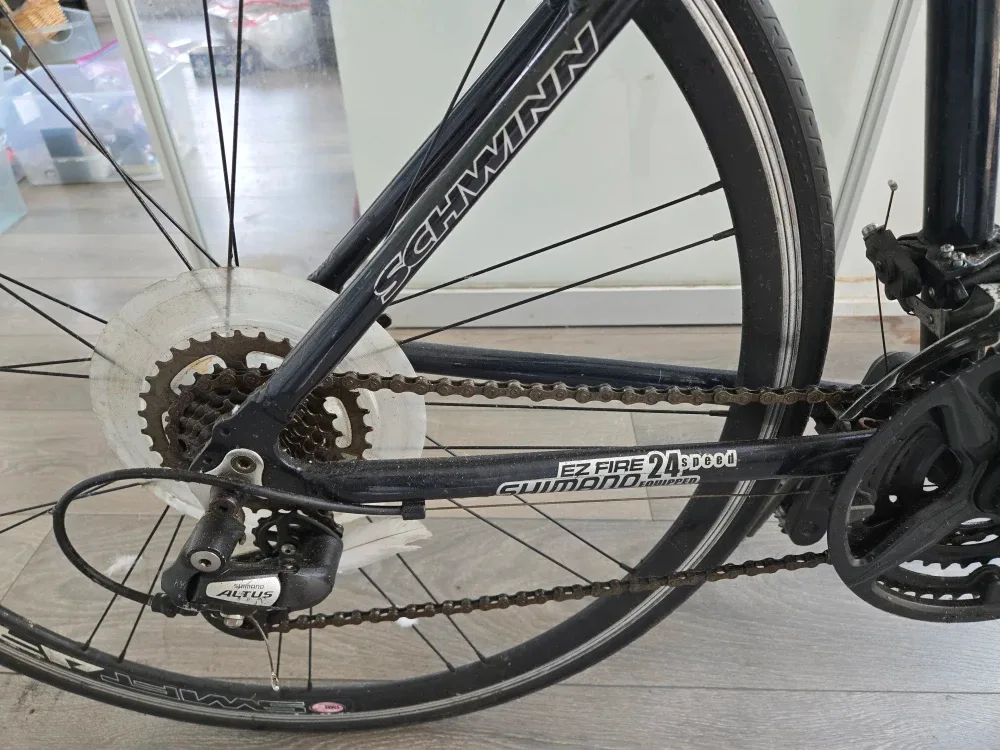 Schwinn Circuit XST Road Bike image indicator(5)