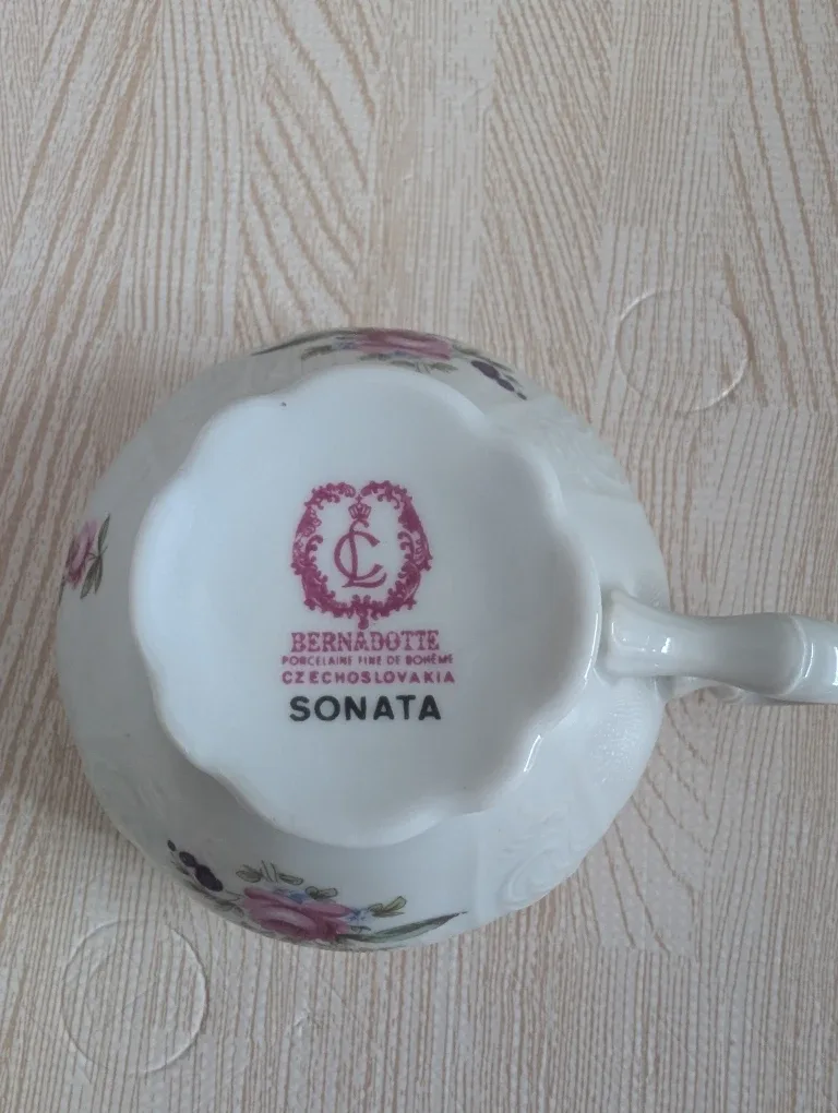 Bernadotte Sonata Porcelain Fine de Bohème Tea Cups (8)