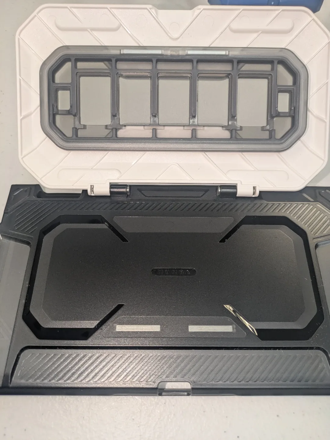 Mumba Titan Series Dockable Case for Nintendo Switch 2 image indicator(2)