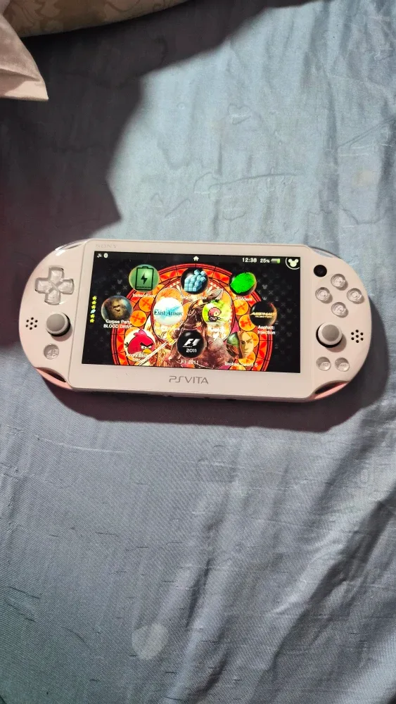 Ps Vita + GAMES and Hacked image indicator(4)