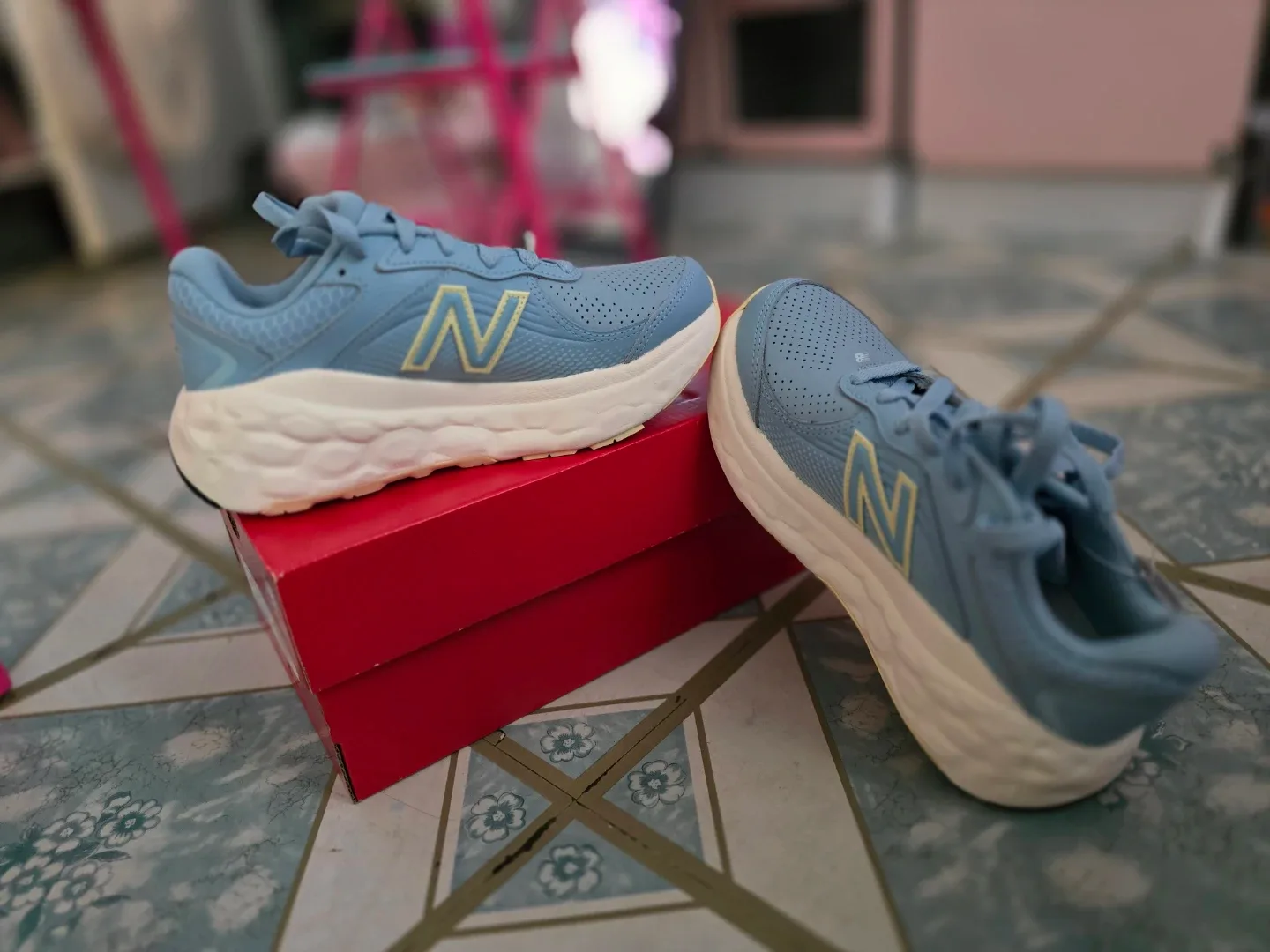 New Balance WW840FC1 Women's Walking Shoes - US 5 image indicator(3)