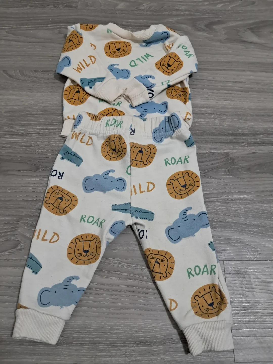 Cute Animal Print Baby Outfit thumbnail