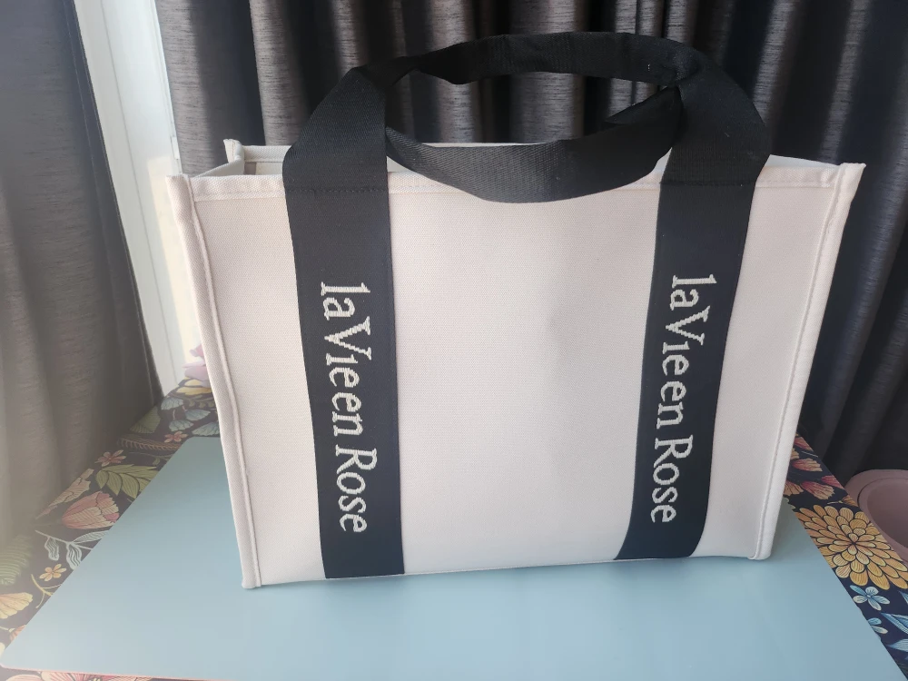 La Vie en Rose Tote Bag