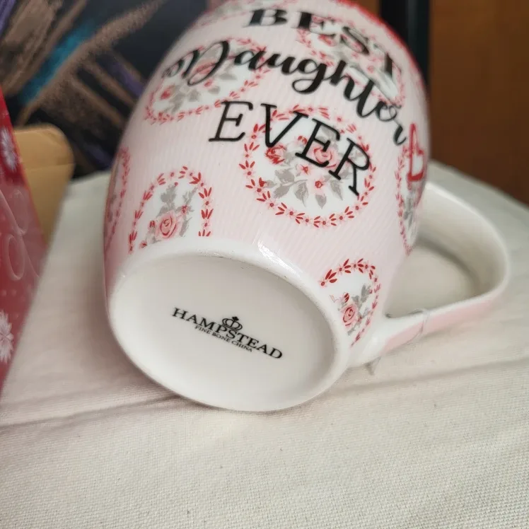 "Best Daughter Ever" Mug with Box image indicator(6)