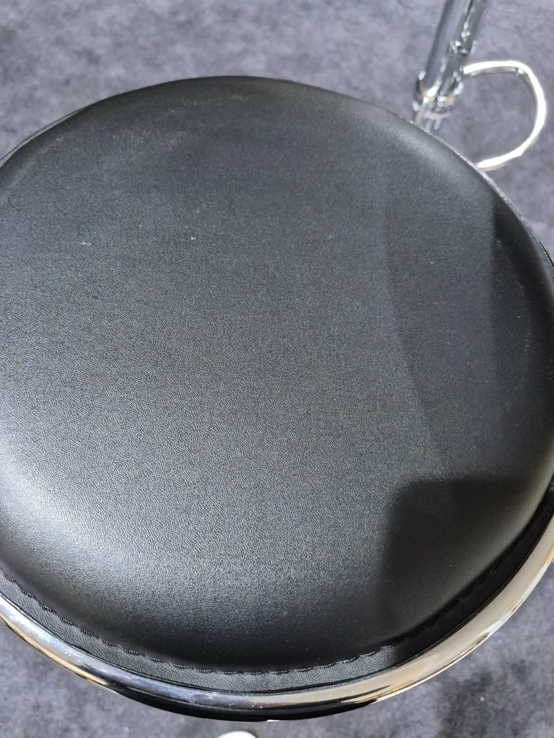 Pub Table and 4 Stools - Chrome & Black image indicator(6)