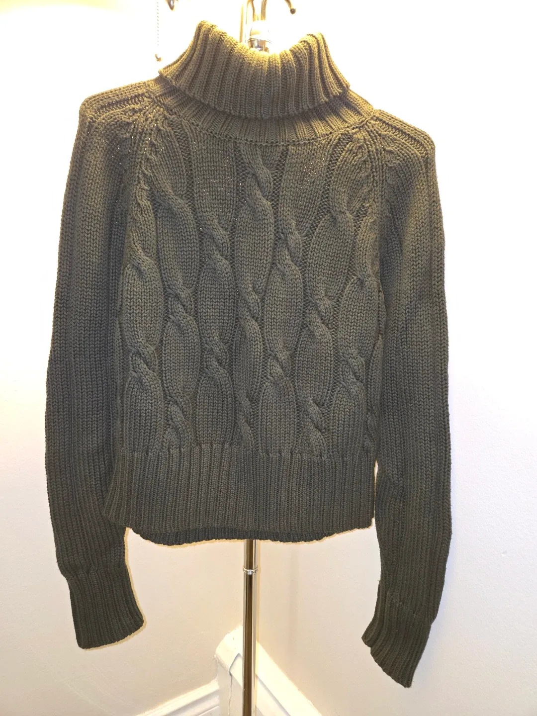Olive Green Turtleneck Knit Sweater (Medium)