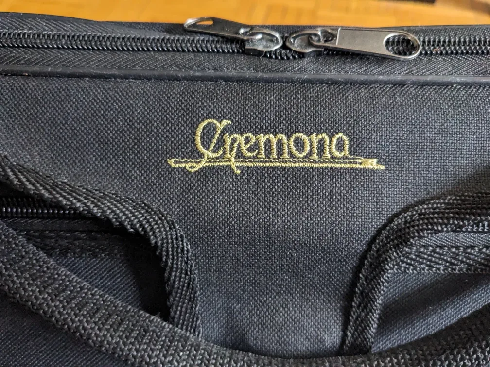 Viola with Bow and Case image indicator(8)