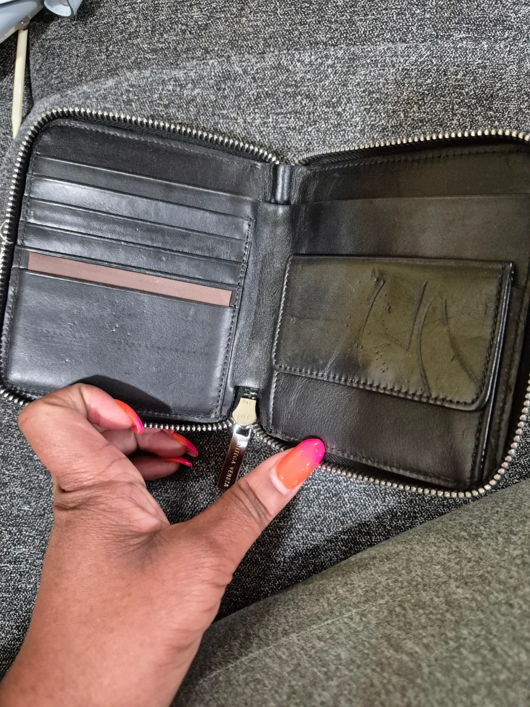 Bottega Veneta Black Material wallet image indicator(4)