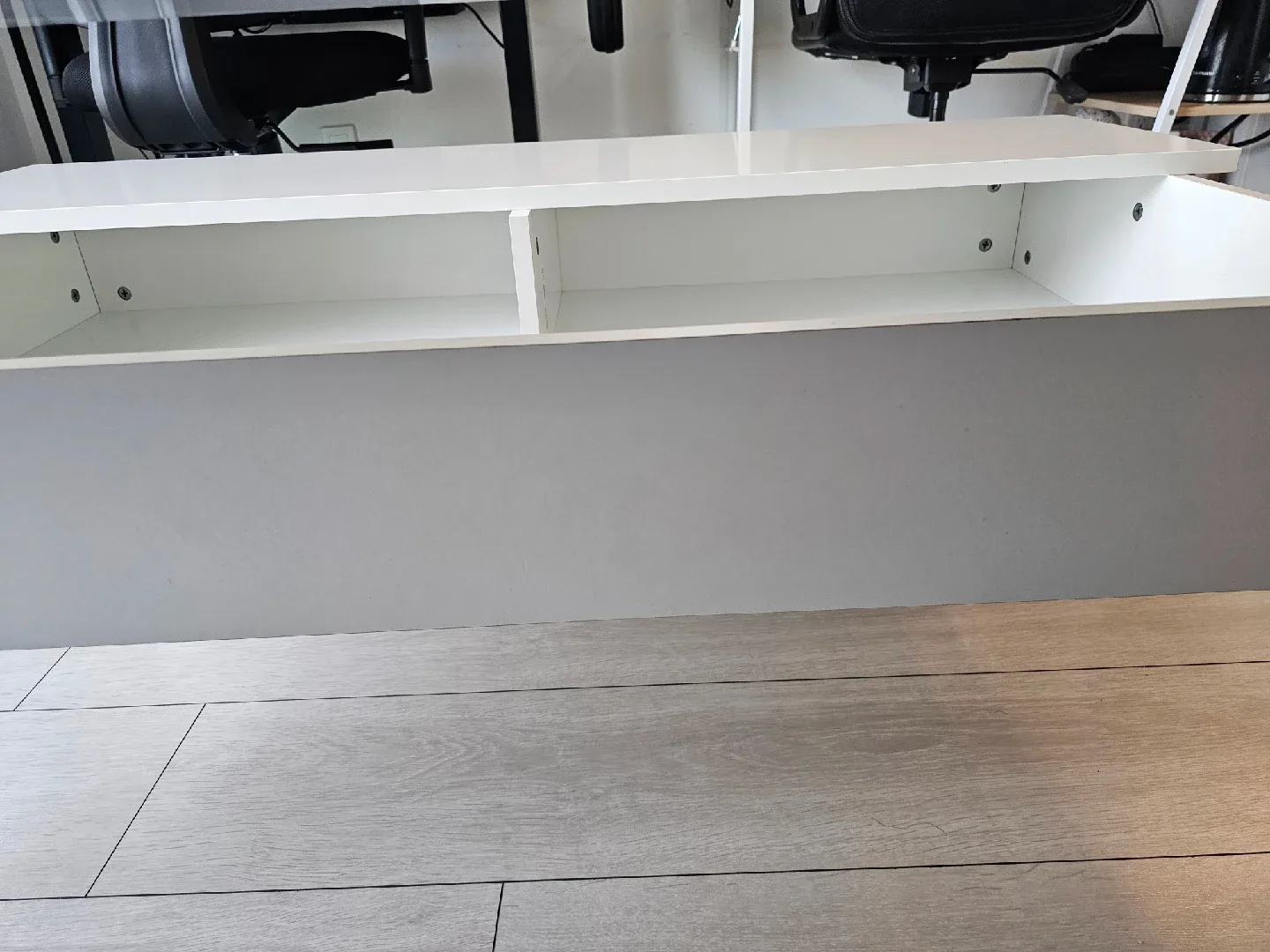 White Lift-Top Coffee Table image indicator(6)