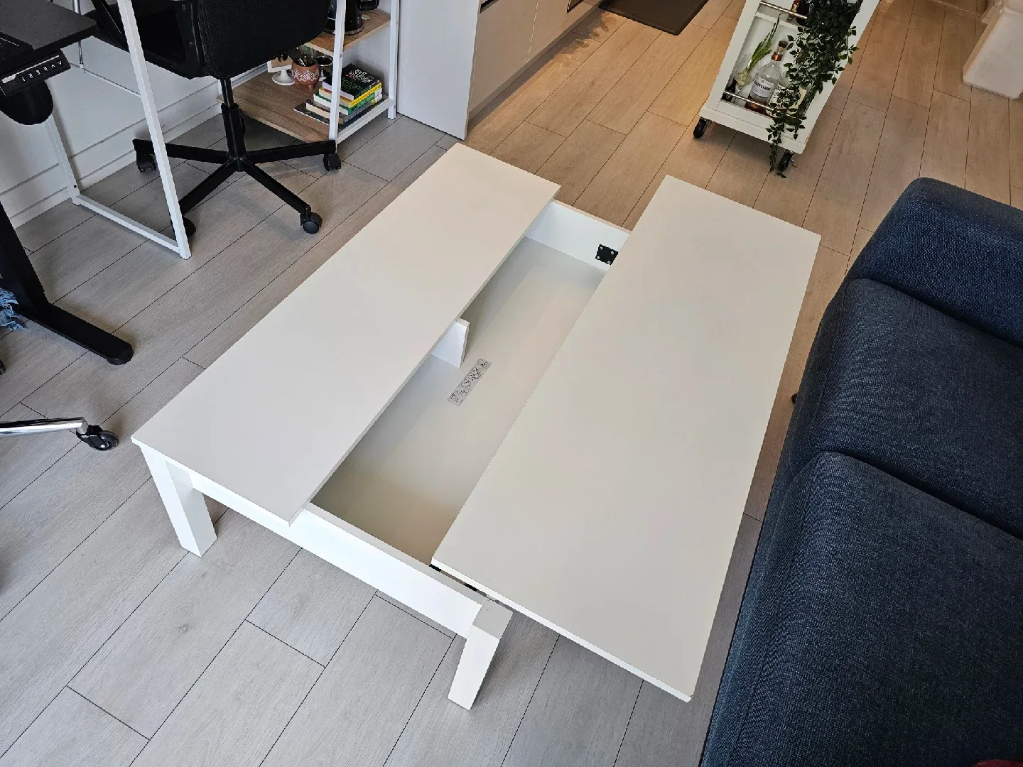 White Lift-Top Coffee Table image indicator(7)