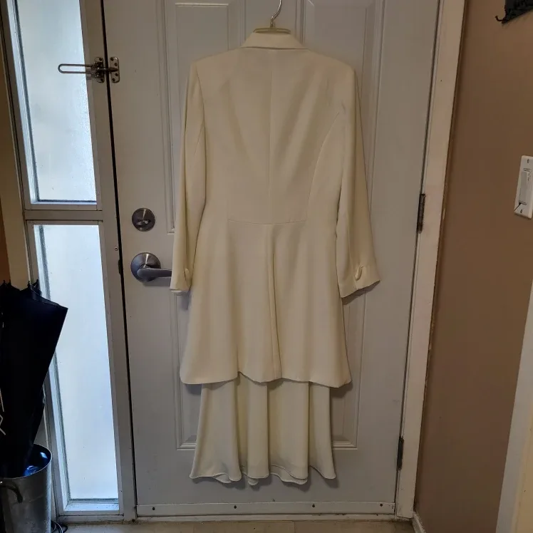 Worn Once- Pristine Dress and Jacket Set - Size 8 image indicator(2)