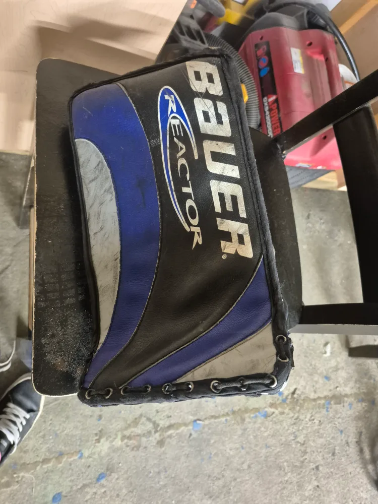 Bauer Reactor Goalie gloves image indicator(3)