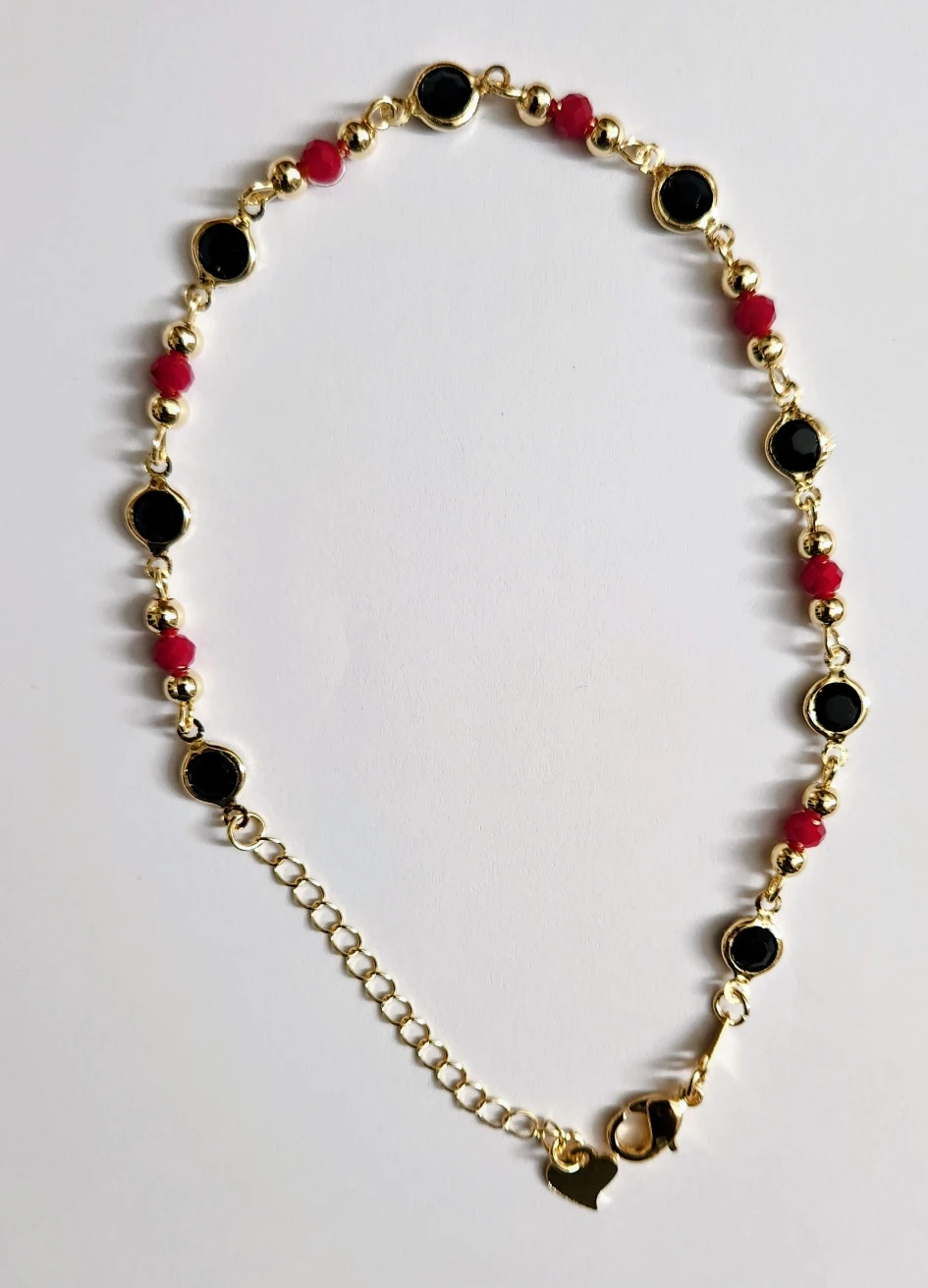 Trendy Gold Anklet with Black & Red Accent Beads – Adjustable