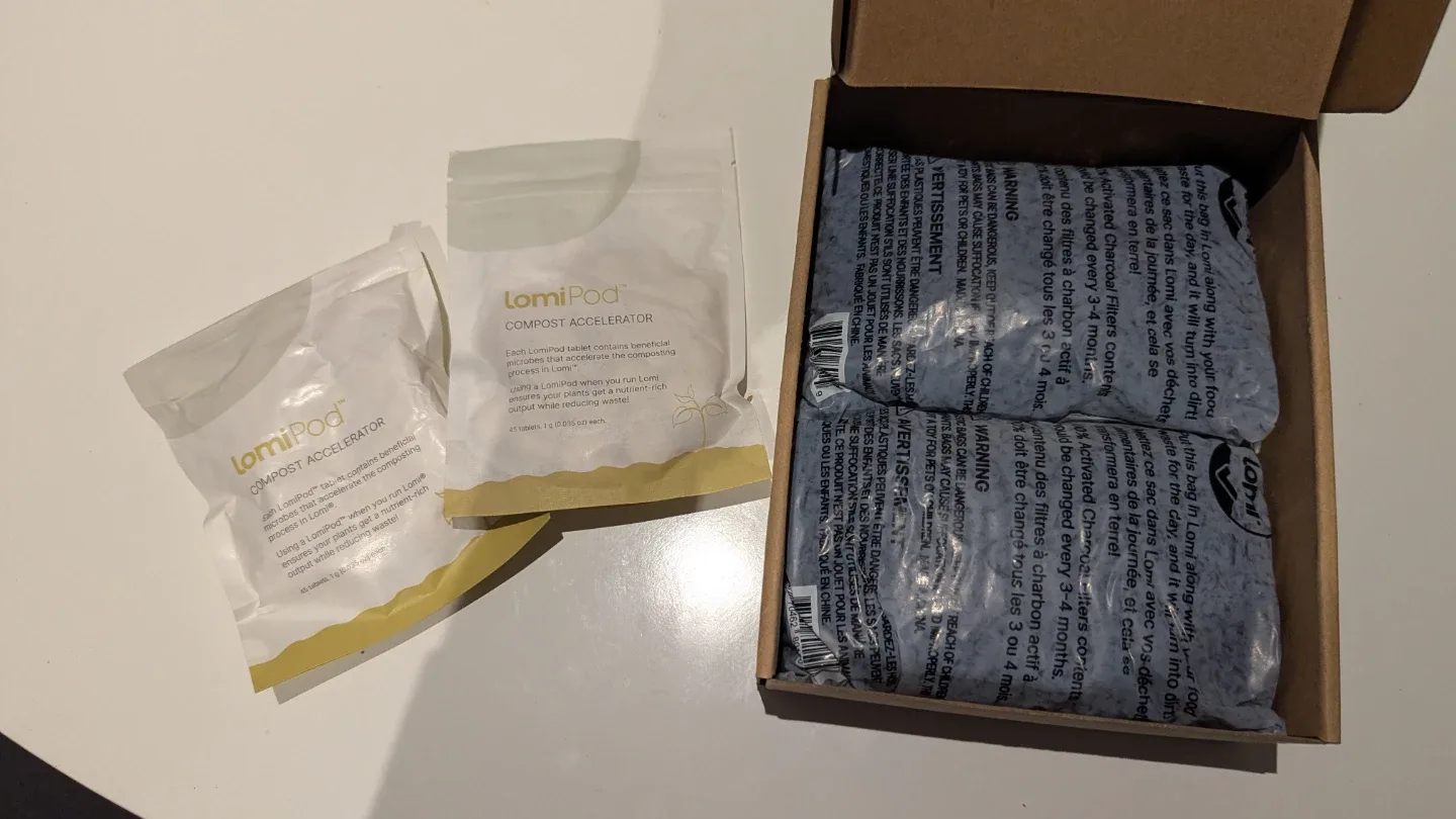 Lomi Kitchen Composter with Pods image indicator(2)