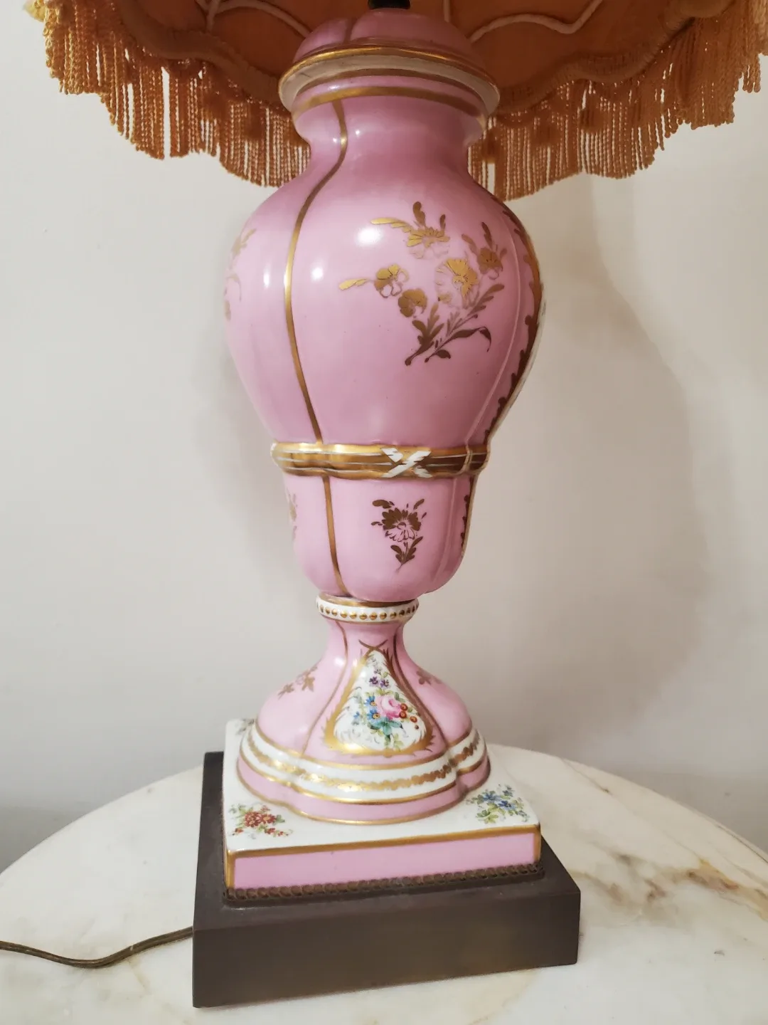 Beautiful large Victorian style vintage lamp image indicator(2)