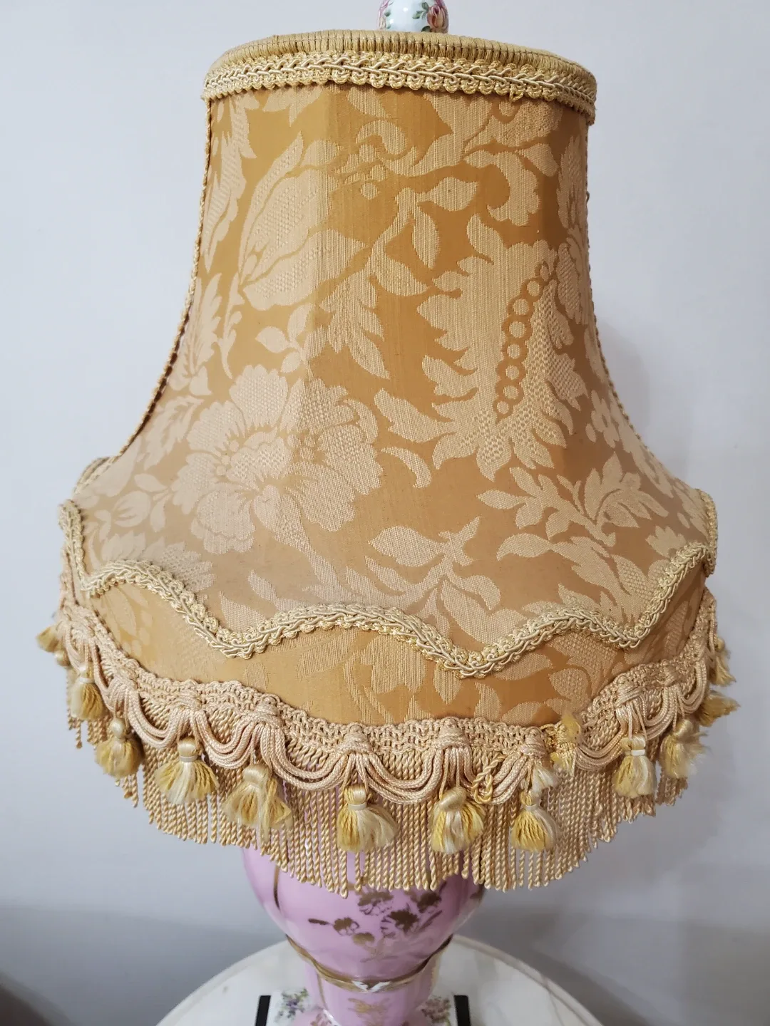 Beautiful large Victorian style vintage lamp image indicator(4)