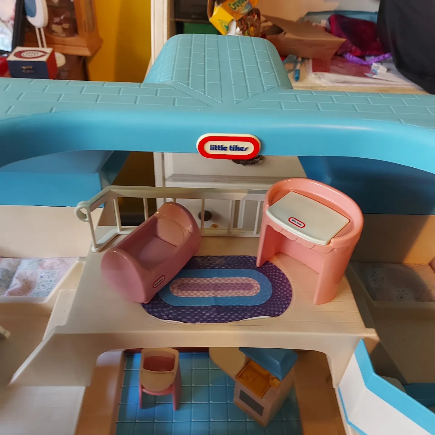 Little Tikes Dollhouse with Accessories image indicator(4)