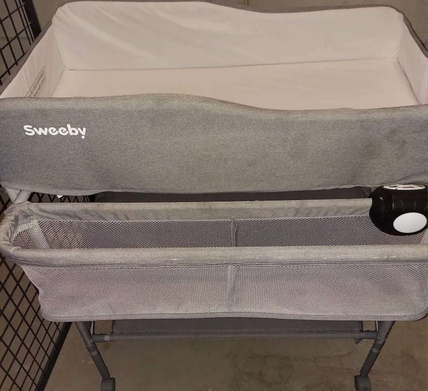 Sweeeby Portable Baby Changing Table image indicator(3)