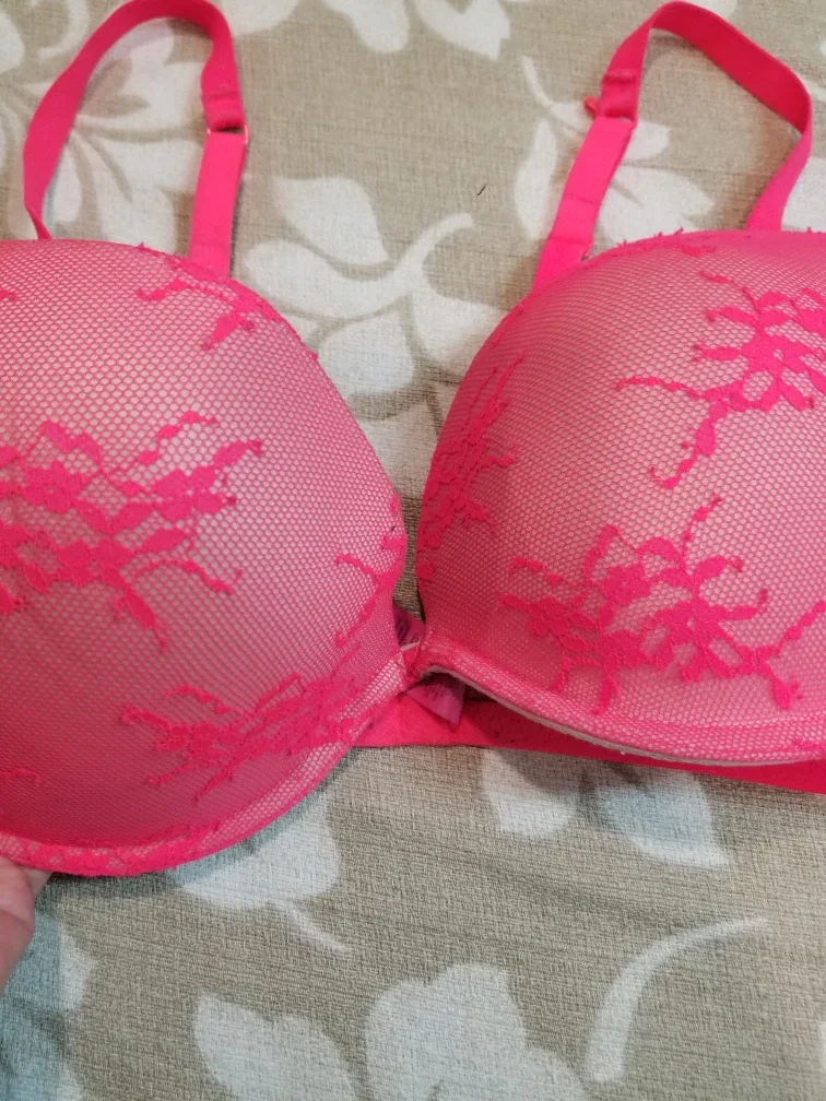 Slightly Used - La Senza Pink Lace Bra - Size 34DD image indicator(2)