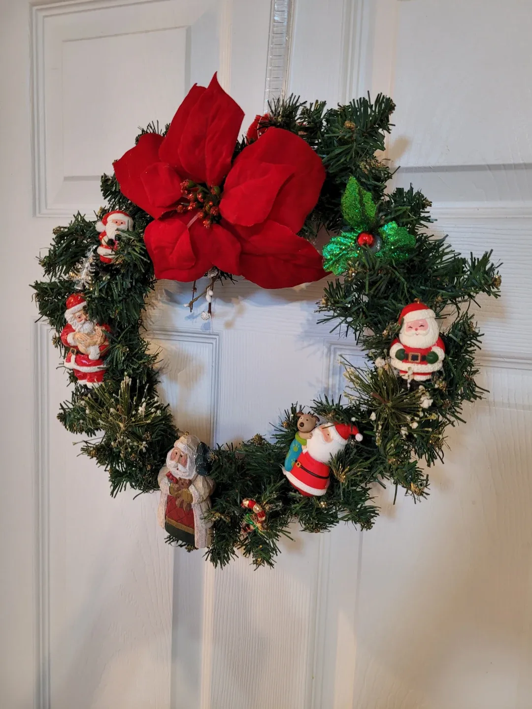 Holiday Crafted Wreath w/ Santa Claus Figurines 14" image indicator(2)