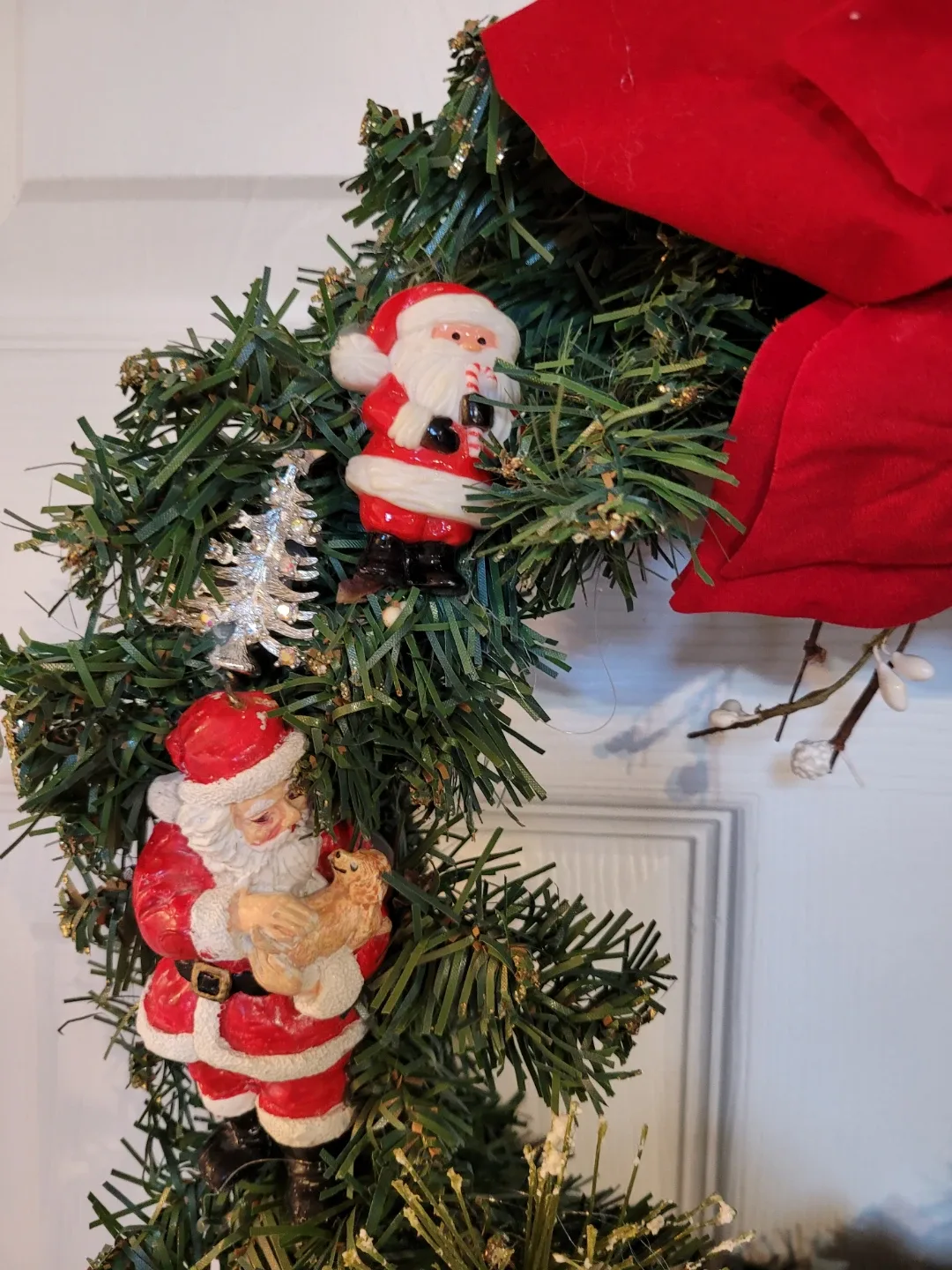 Holiday Crafted Wreath w/ Santa Claus Figurines 14" image indicator(4)