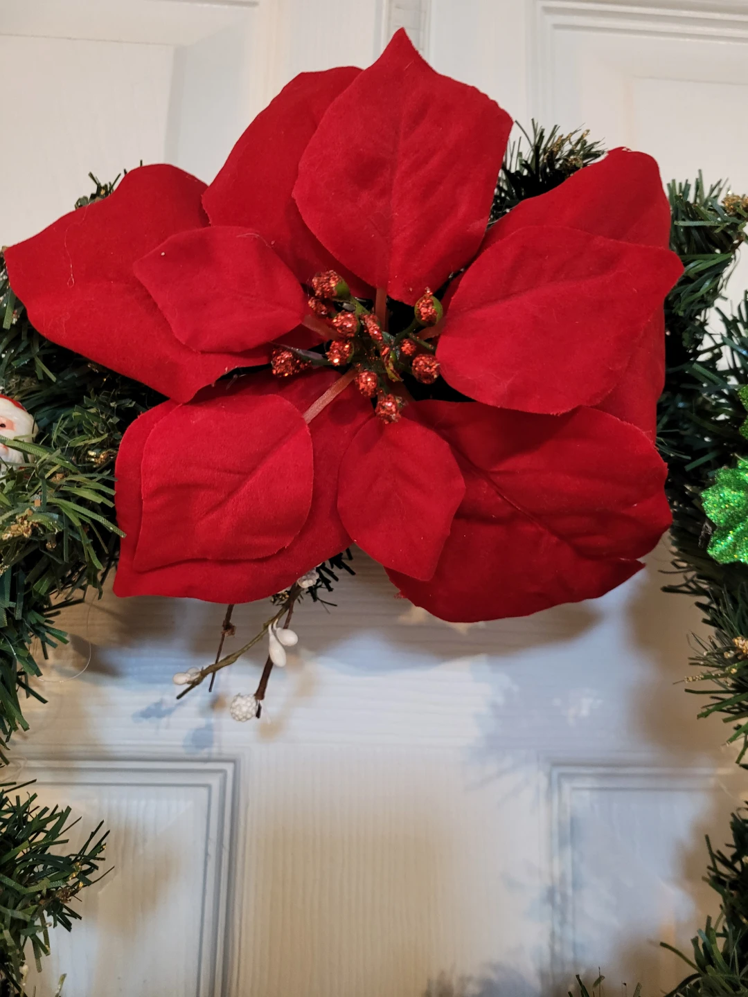 Holiday Crafted Wreath w/ Santa Claus Figurines 14" - photo 5