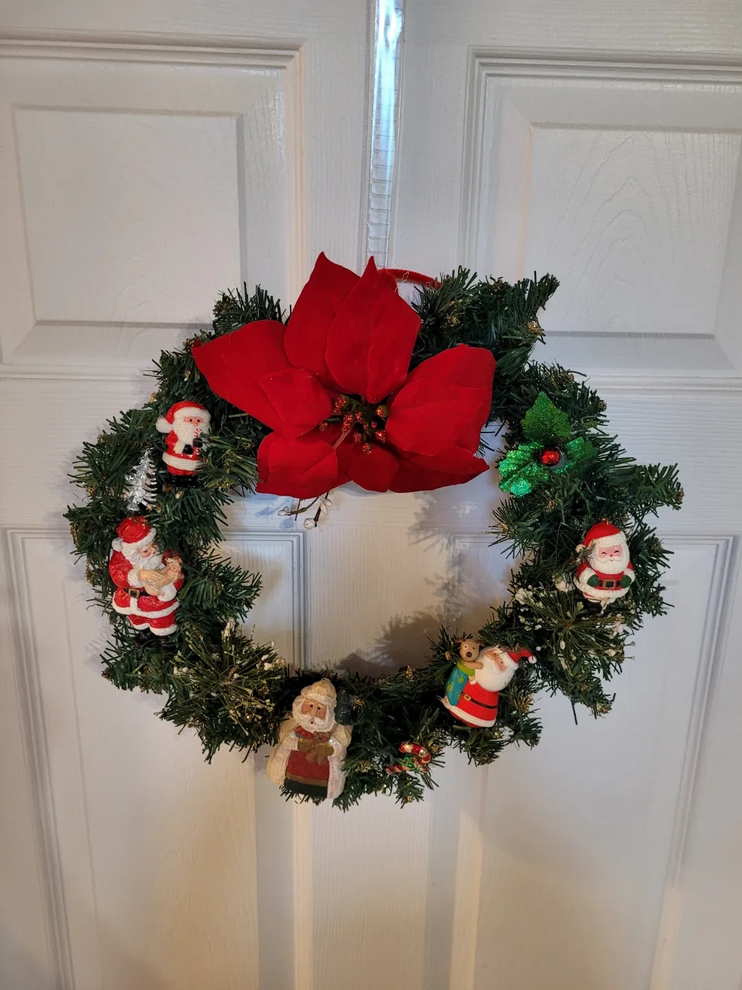 Holiday Crafted Wreath w/ Santa Claus Figurines 14" image indicator(8)